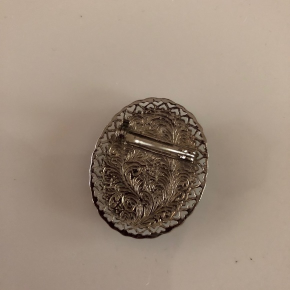 Picture Perfect Flower Brooch - Picture 2 of 3